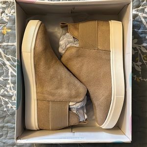 Soda hidden wedge sneaker bootie. new in box